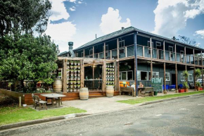 Boogie Woogie Beach House, Old Bar